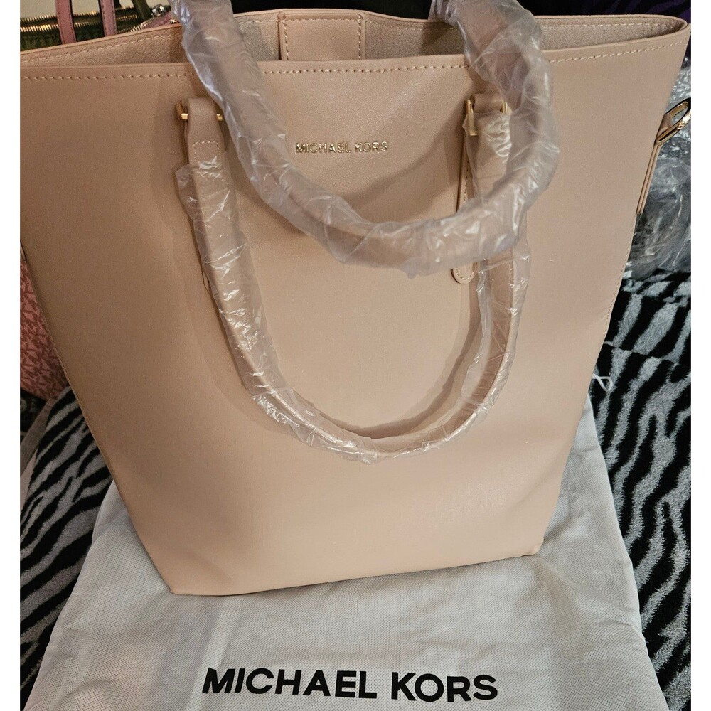 Michael Kors tote